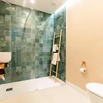 Bucio Coliving אכסניה *